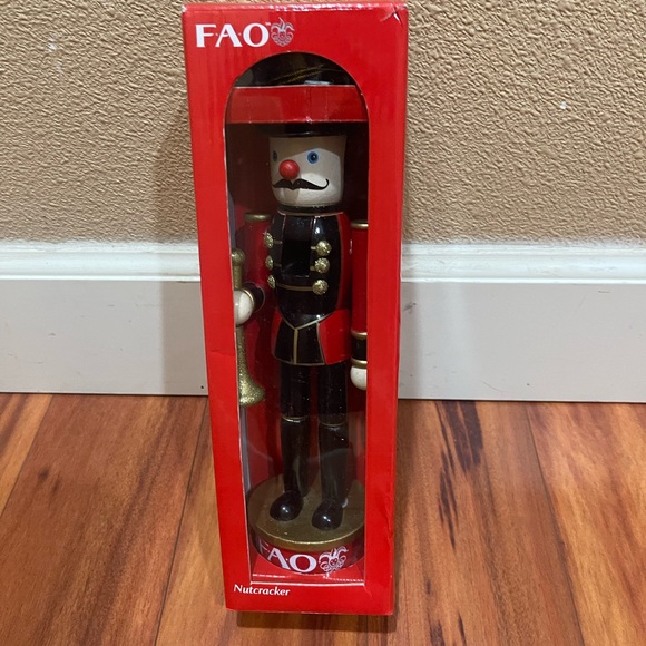 FAO Schwarz Other Fao Schwarz Nutcracker 20 Trumpet Player Red Black Gold12 Wood Rare Poshmark